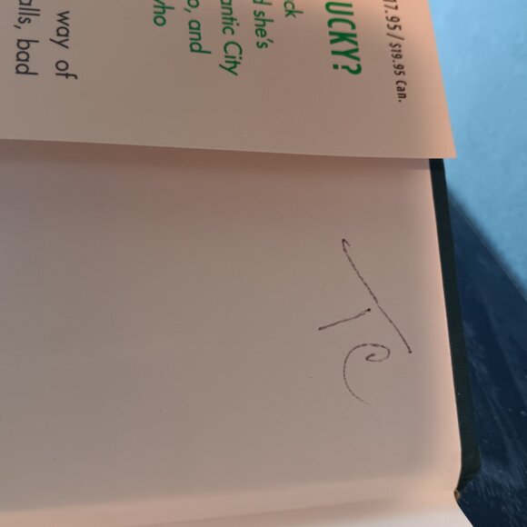 Janet Evanovich 'Plum Lucky' - Picture 6 of 6